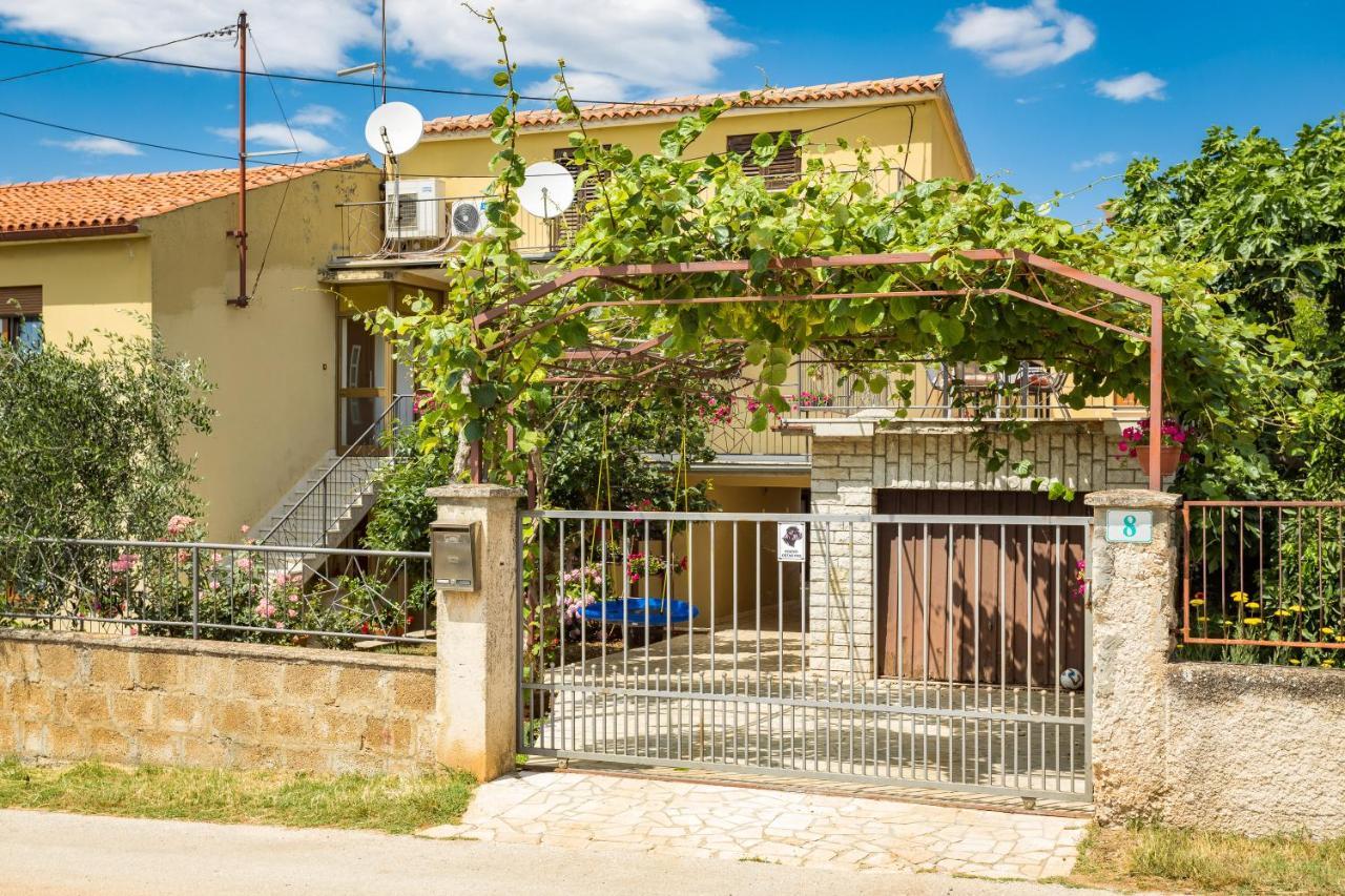 Lumalu Daire Galižana Dış mekan fotoğraf